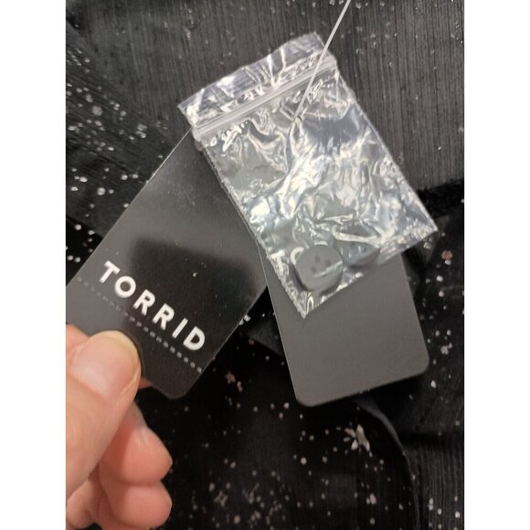 Torrid Womens Black Star Print Tissue Weight Top Size 12 Chiffon Puff Sleeve NEW - Picture 8 of 11